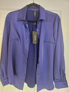 NWT Venti6 Women's Purple Satin Button-Down Shirt. Size S.